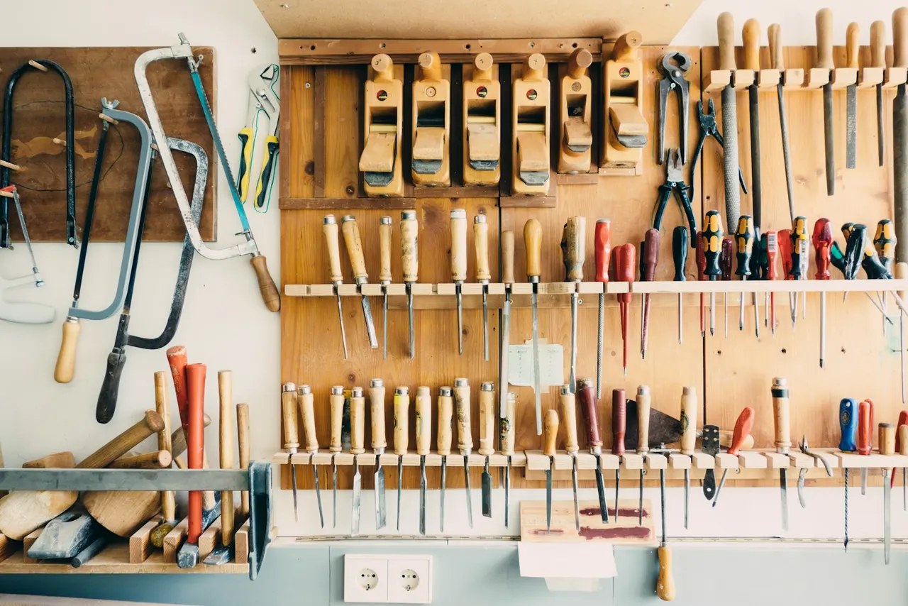 Reparatur eines Einsteckschlosses an einer Wohnungstür